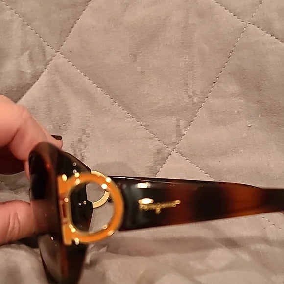 Salvatore Ferragamo Sunglasses Oversized Tortoise Brown Gradient brand new