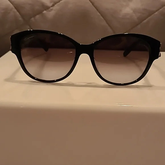 Ferragamo Bow Detail Black Sunglasses brand new
