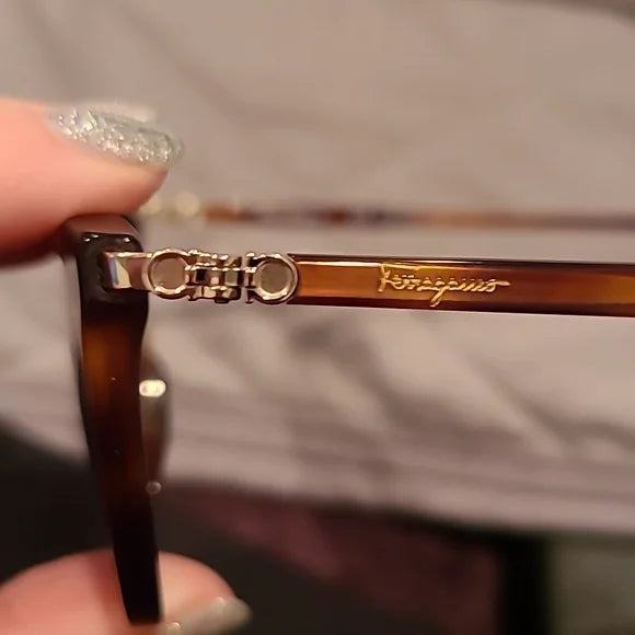 Ferragamo Sunglasses Cat Eye Tortoise Shell Very Lightweight brand new