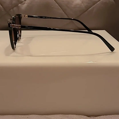 Ferragamo Sunglasses Cat Eye Dark Blue Very Lightweight brand new