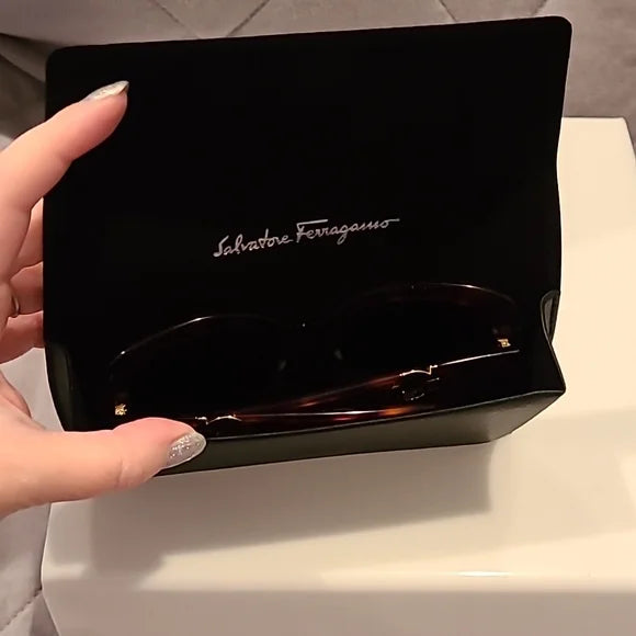 Ferragamo Sunglasses Cat Eye Tortoise Brown Gradient brand new