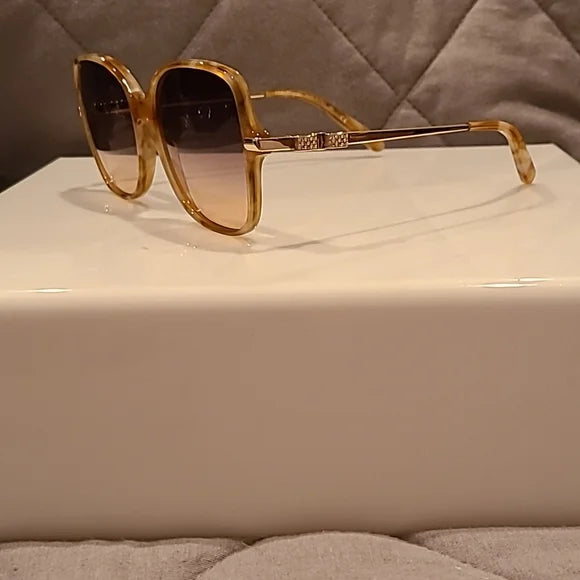 Ferragamo Blonde Havana Gray Gradient Rectangular Sunglasses brand new