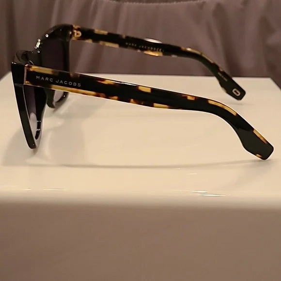 Marc Jacobs Black Cat Eye Sunglasses brand new in the box