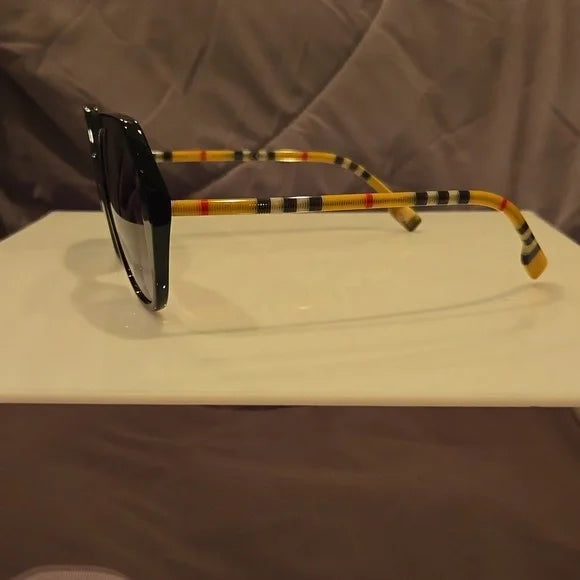 Burberry Round Women's Sunglasses brand new in box