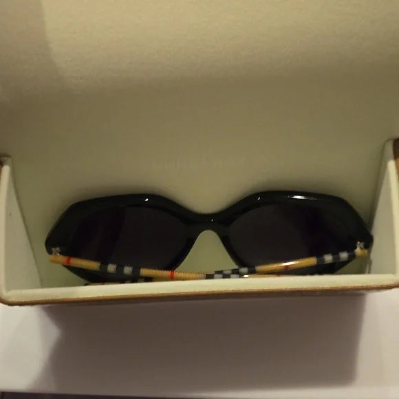Burberry Round Women's Sunglasses brand new in box