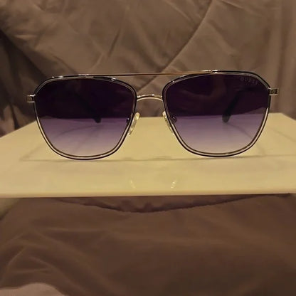 Guess Men's Aviator Sunglasses brand new with case
