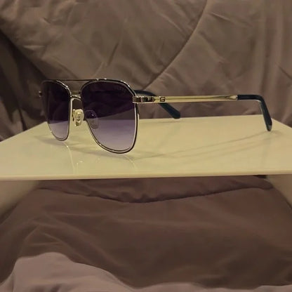 Guess Men's Aviator Sunglasses brand new with case