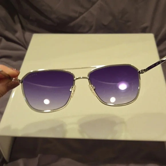 Guess Men's Aviator Sunglasses brand new with case
