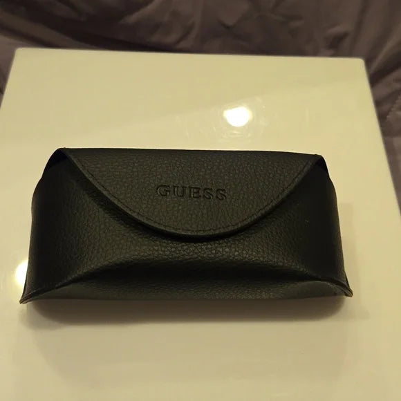 Guess Men's Aviator Sunglasses brand new with case