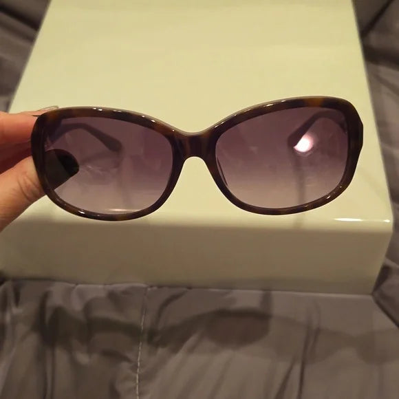 Liz Claiborne Havana Lilac Oval Sunglasses brand new in case