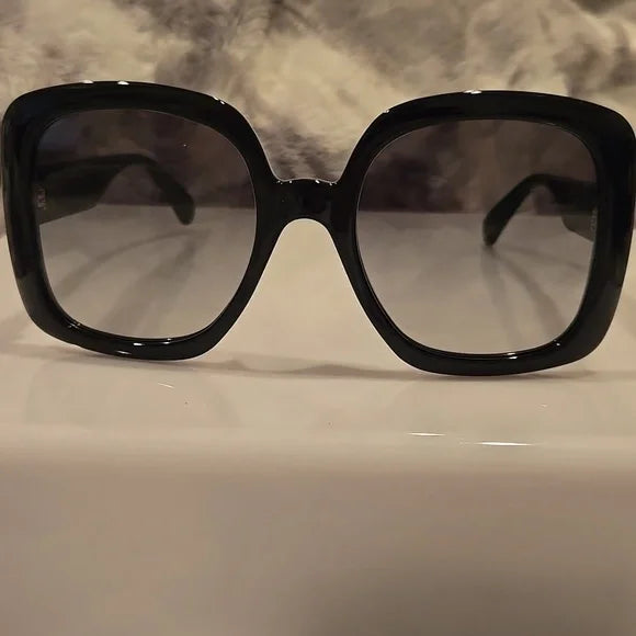 Gucci Black Oversize Sunglasses Brand New in Case