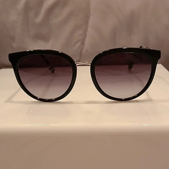 Burberry Black and White lightweight Sunglasses brand new in the box