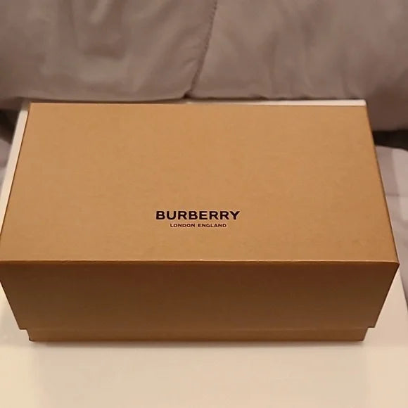 Burberry Black and White lightweight Sunglasses brand new in the box