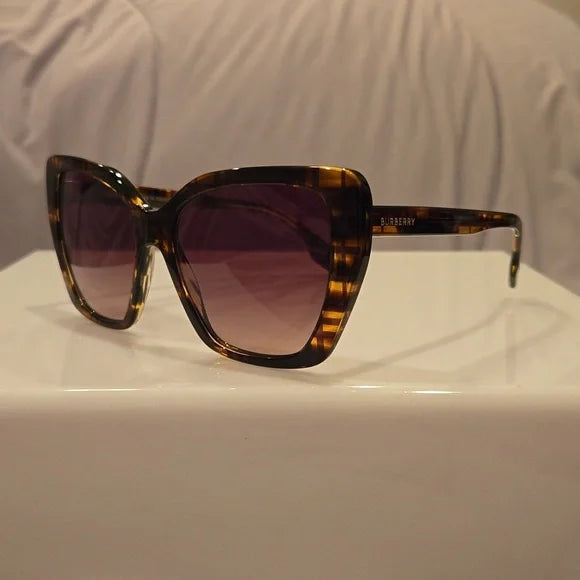 Burberry Checkered Brown Cat Eye Sunglasses brand new in box