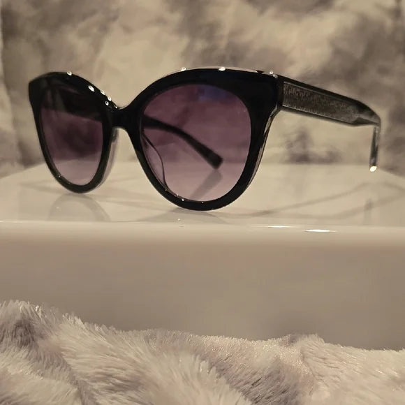 Longchamp Paris Black Cat-Eye Sunglasses Brand New in Case