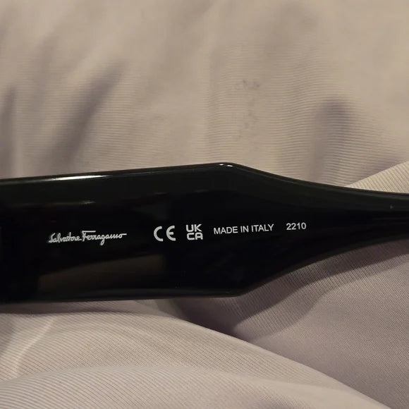 Ferragamo Oversized Gray Gradient Sunglasses brand new in box